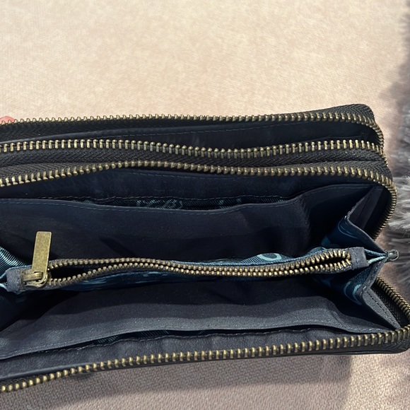 Lucky Brand Wallet - Picture 5 of 6